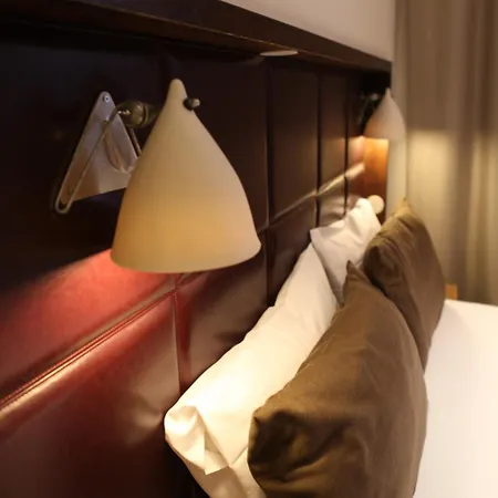 Aulivia Opera Hotell 4*